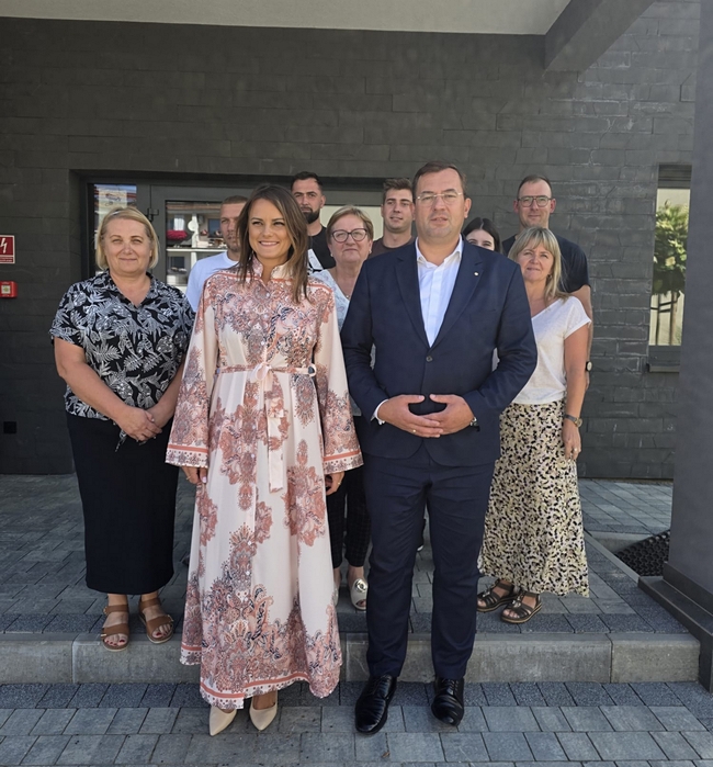 Minister Krajewski z pracownikami SDOO Głubczyce